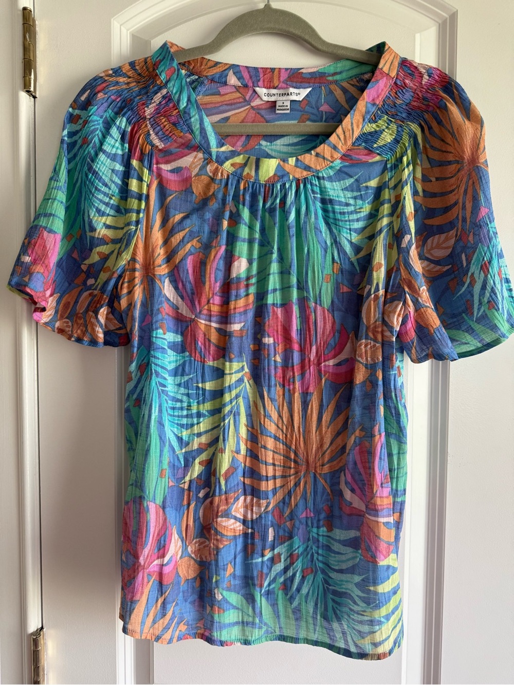 Counterparts Women’s Tropical Print Short Sleeve Top, size S, EUC